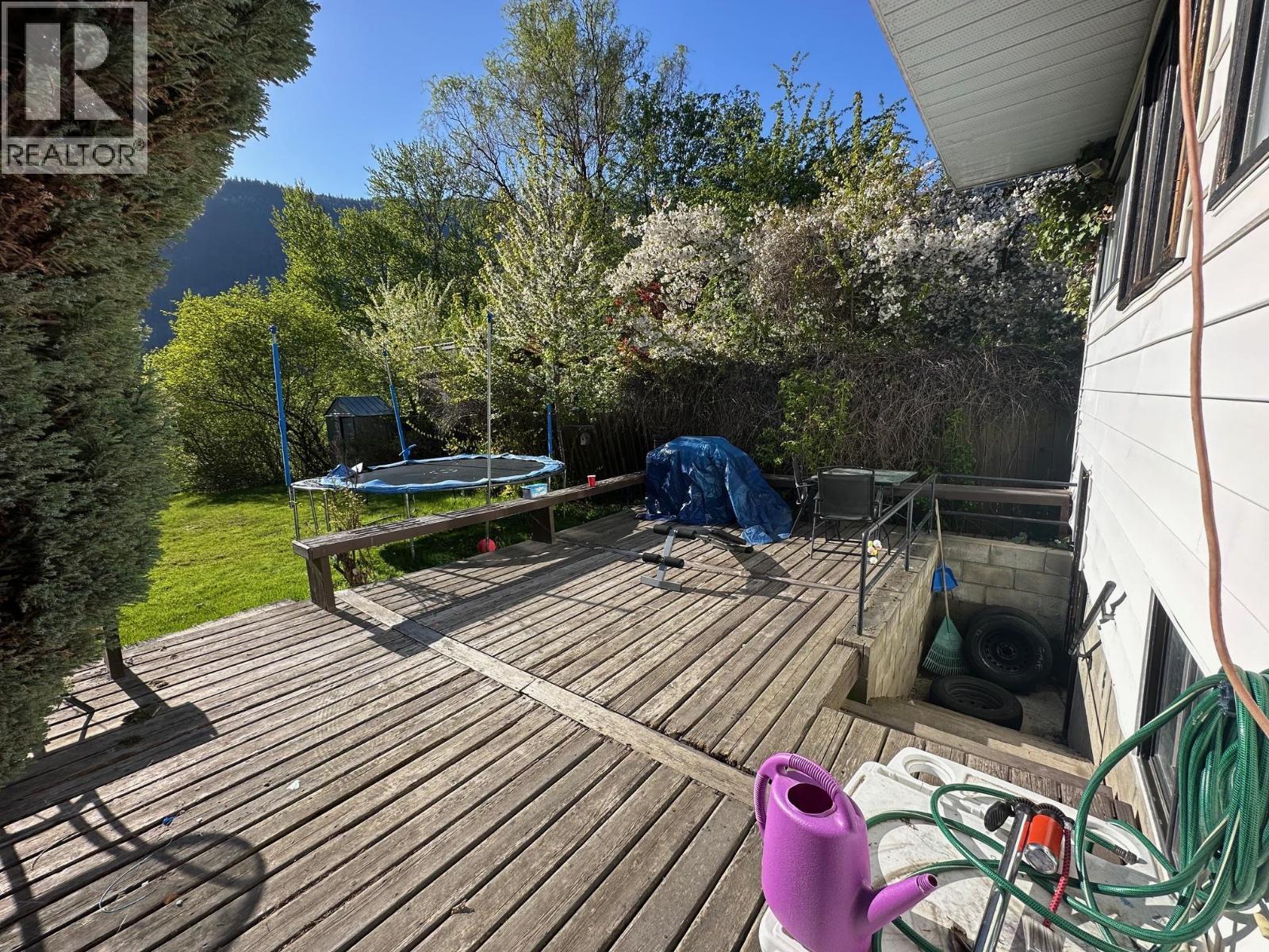 609 Second Street, Nelson, BC - Outdoor With Deck Patio Veranda