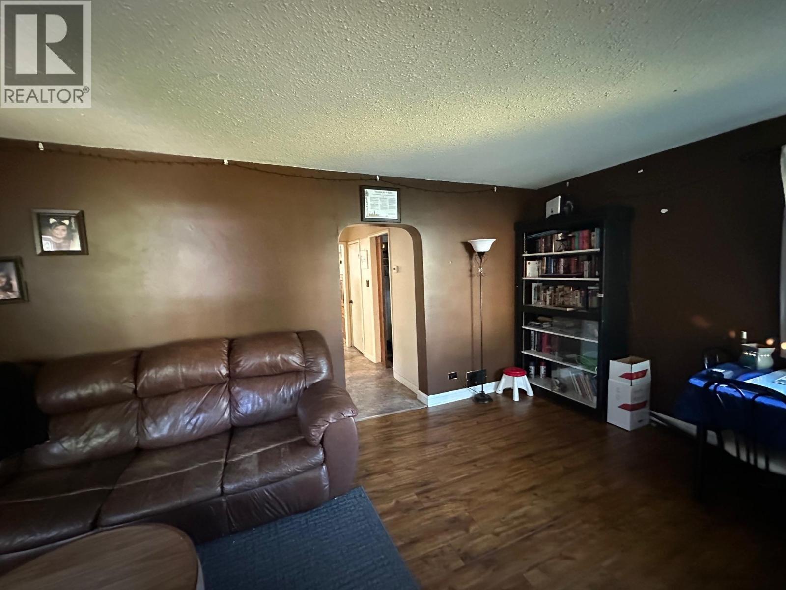 609 Second Street, Nelson, BC - Indoor