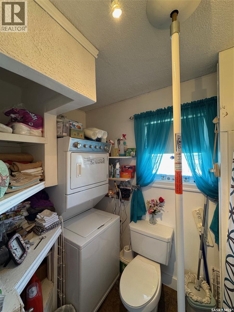 309 Main Street, Maymont, SK - Indoor Photo Showing Laundry Room