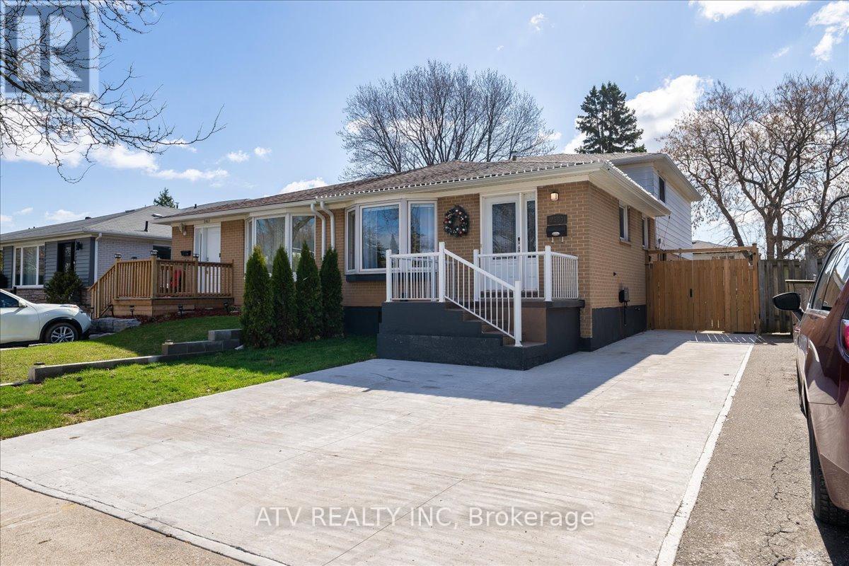 2504 Glamworth Crescent, Mississauga, ON - Outdoor
