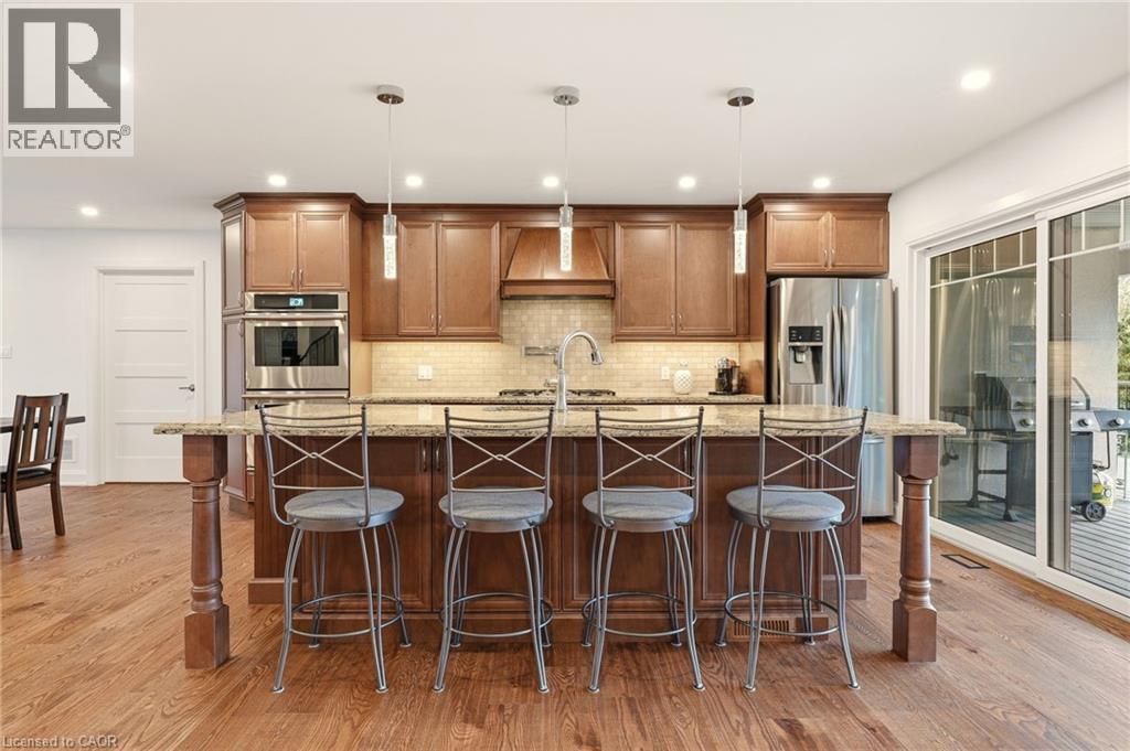1354 No 1 Side Road, Burlington, ON - Indoor Photo Showing Kitchen With Upgraded Kitchen