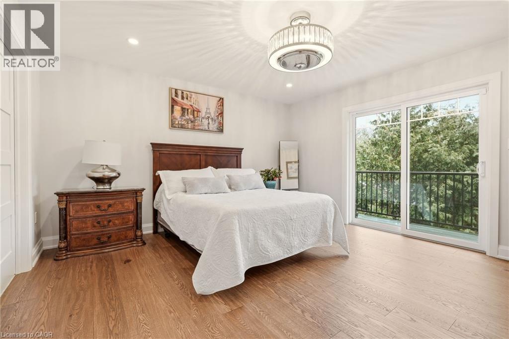 1354 No 1 Side Road, Burlington, ON - Indoor Photo Showing Bedroom