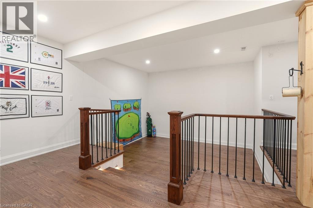 1354 No 1 Side Road, Burlington, ON - Indoor Photo Showing Other Room