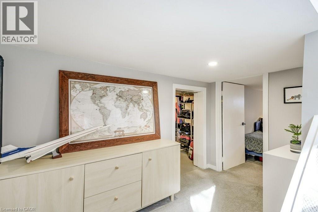 2180 Caroline Street, Burlington, ON - Indoor Photo Showing Other Room