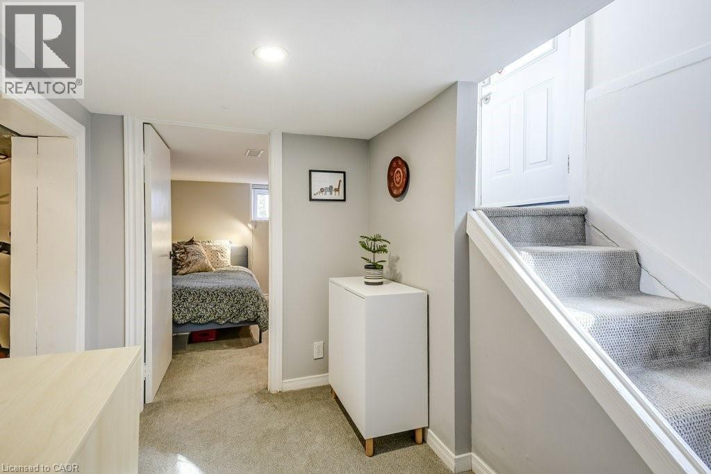 2180 Caroline Street, Burlington, ON - Indoor