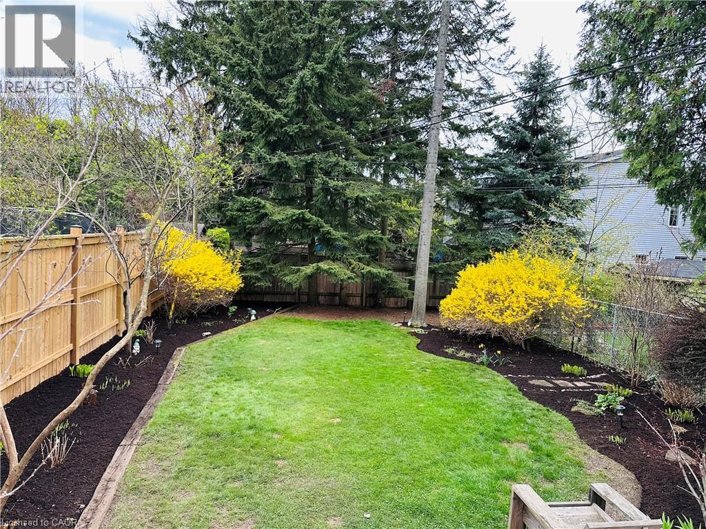 2180 Caroline Street, Burlington, ON - Outdoor