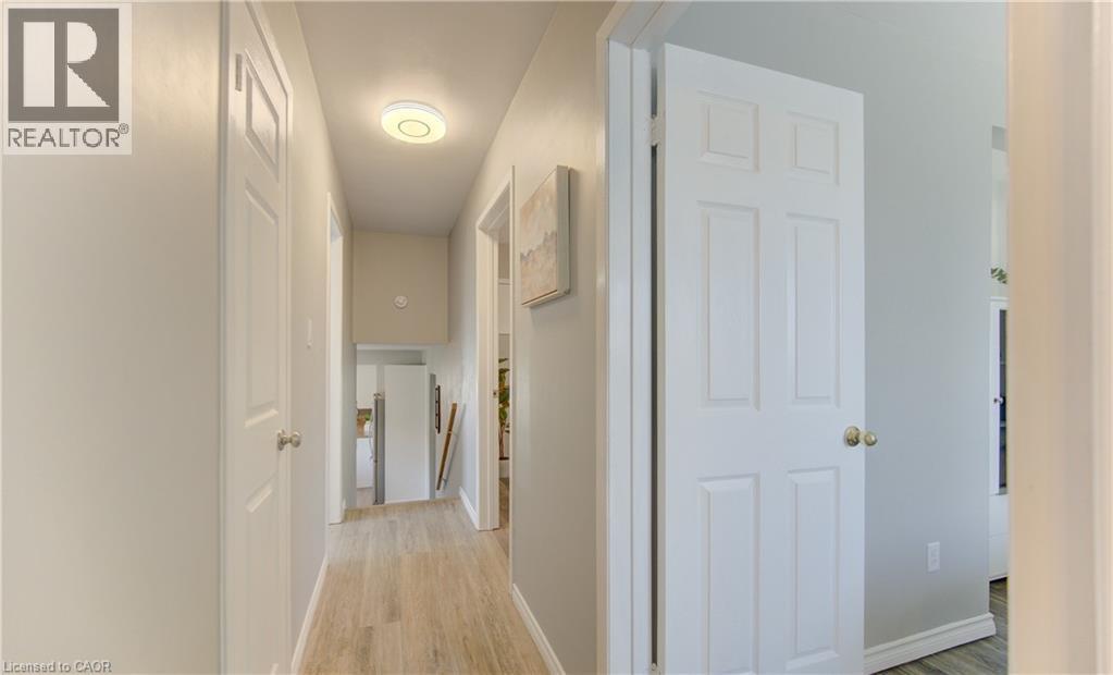 100 Johanna Drive, Cambridge, ON - Indoor Photo Showing Other Room
