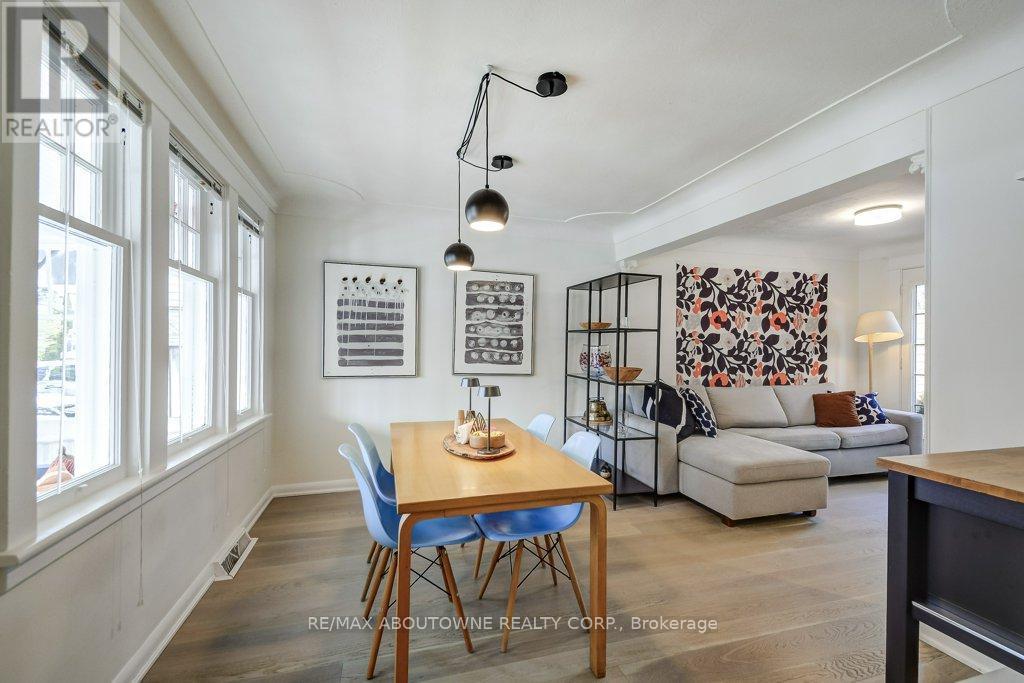 2180 Caroline Street, Burlington, ON - Indoor