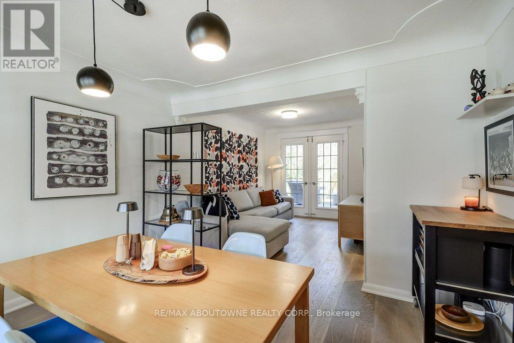 2180 Caroline Street, Burlington, ON - Indoor Photo Showing Other Room