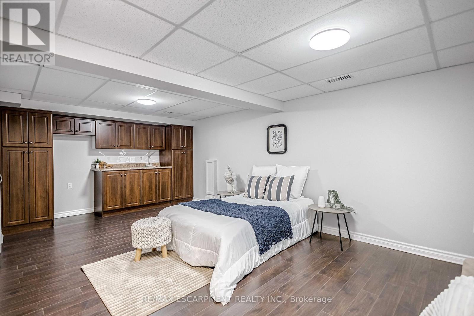 85 Ranchdale Drive, Hamilton, ON - Indoor Photo Showing Bedroom