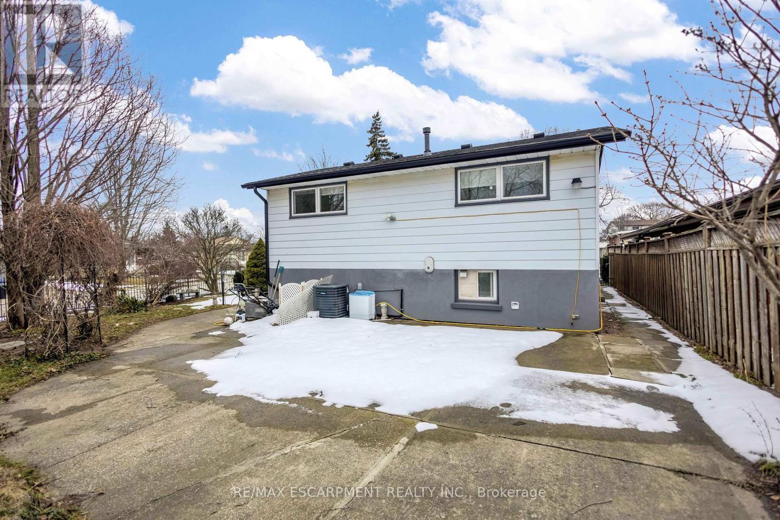 85 Ranchdale Drive, Hamilton, ON - Outdoor