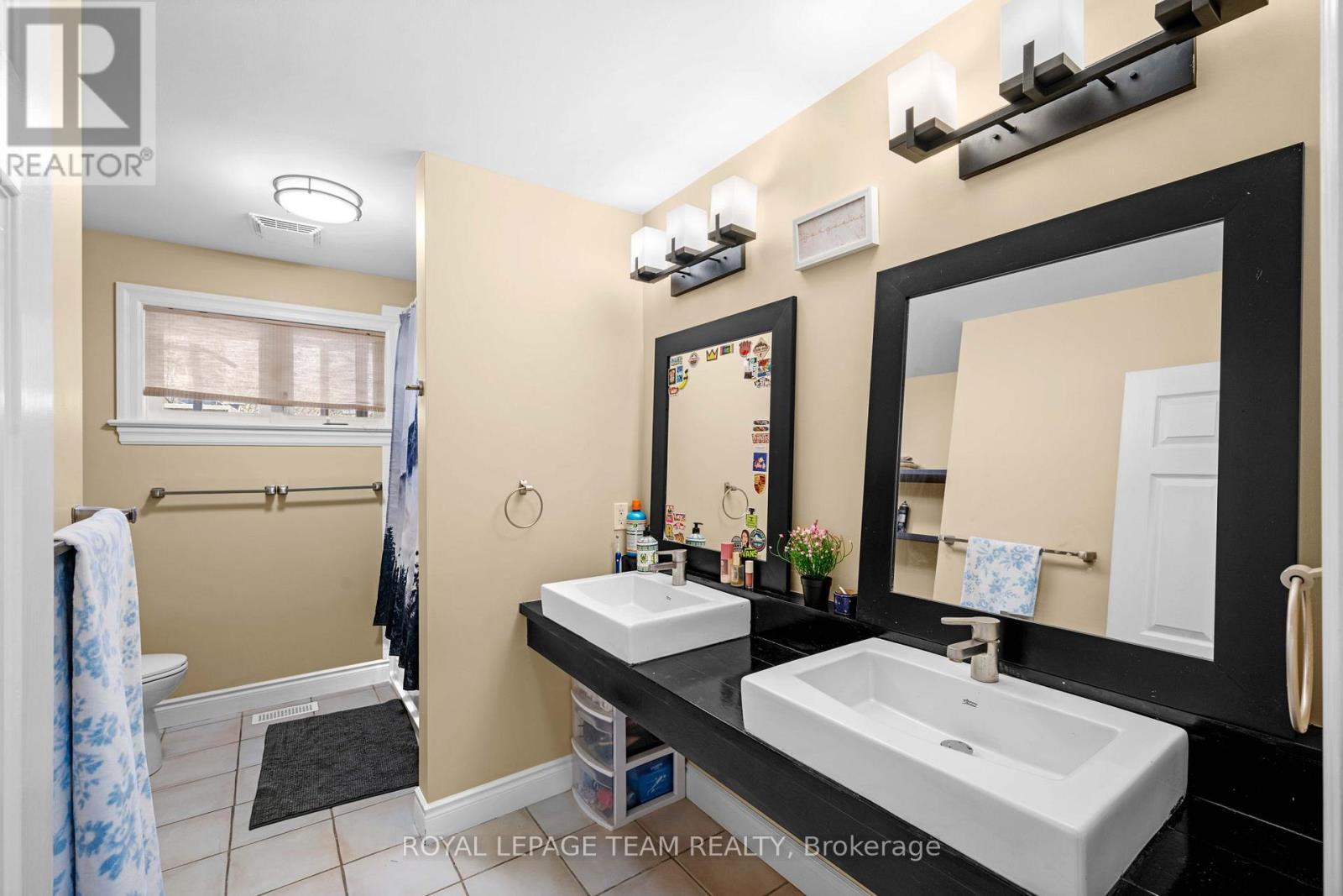 5 piece bath - 1986 Fairbanks Avenue, Ottawa, ON - Indoor Photo Showing Bathroom