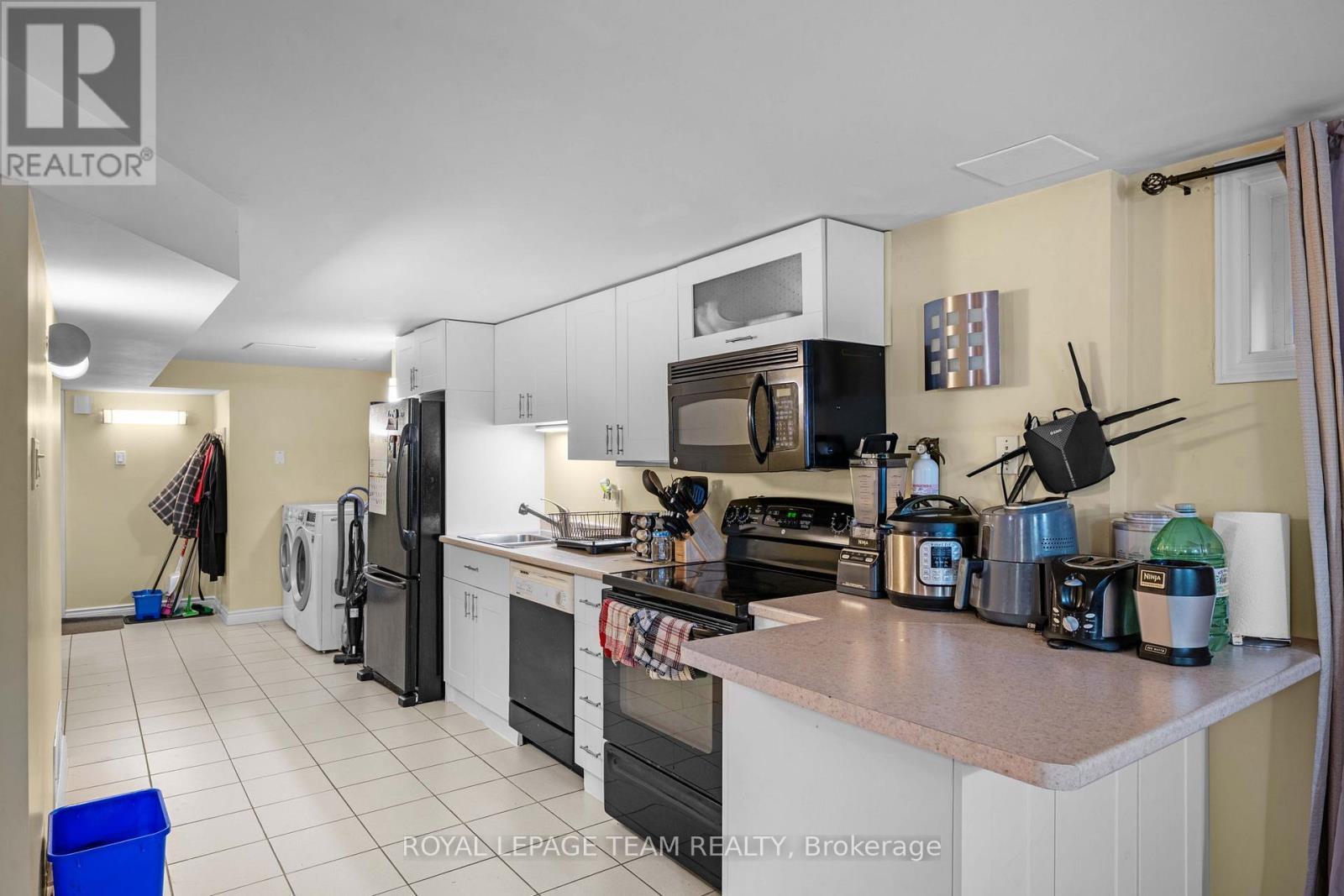 basement kitchen - 1986 Fairbanks Avenue, Ottawa, ON - Indoor Photo Showing Kitchen