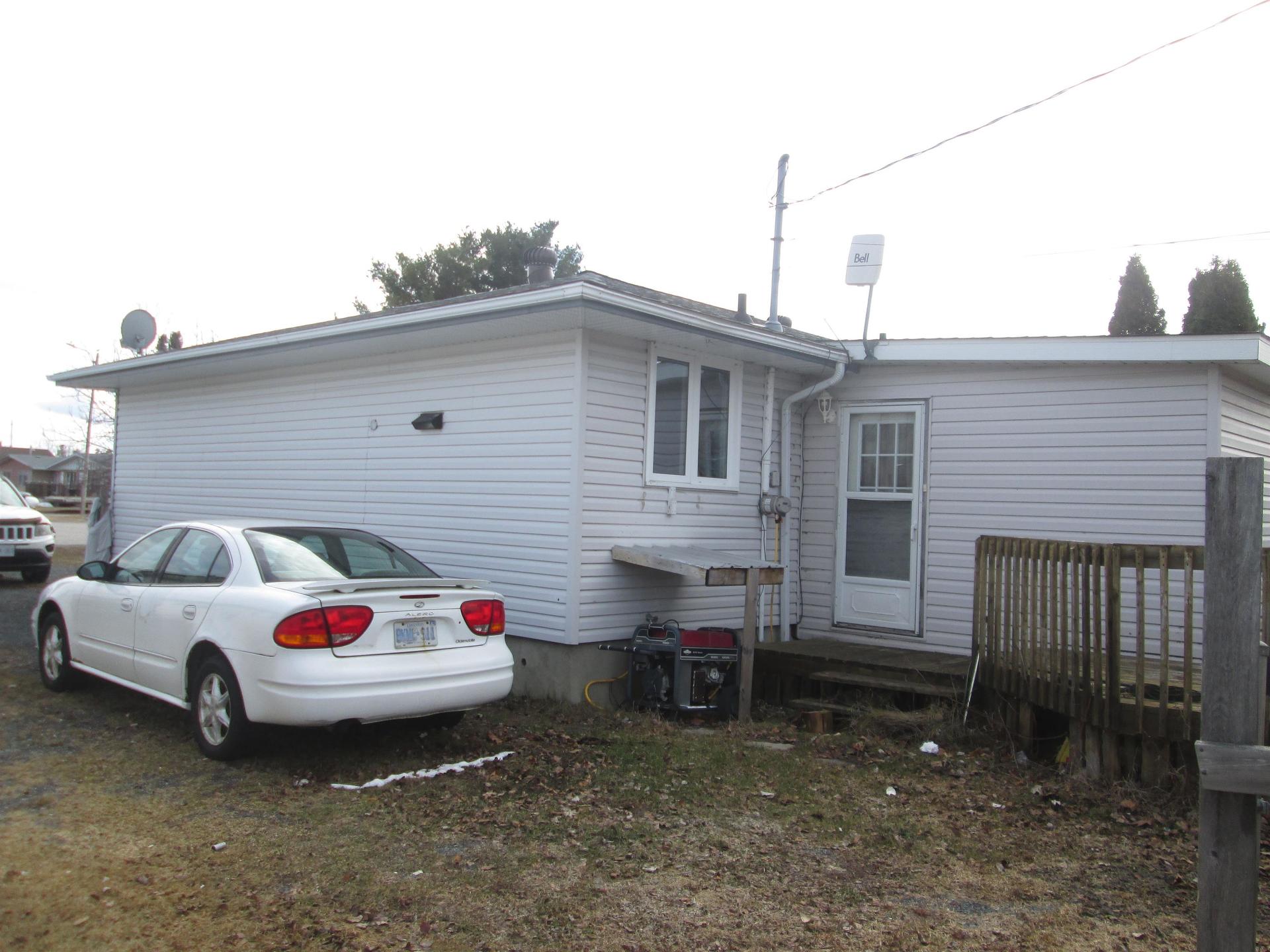 119 Willow Place, Ignace, ON - Outdoor With Exterior