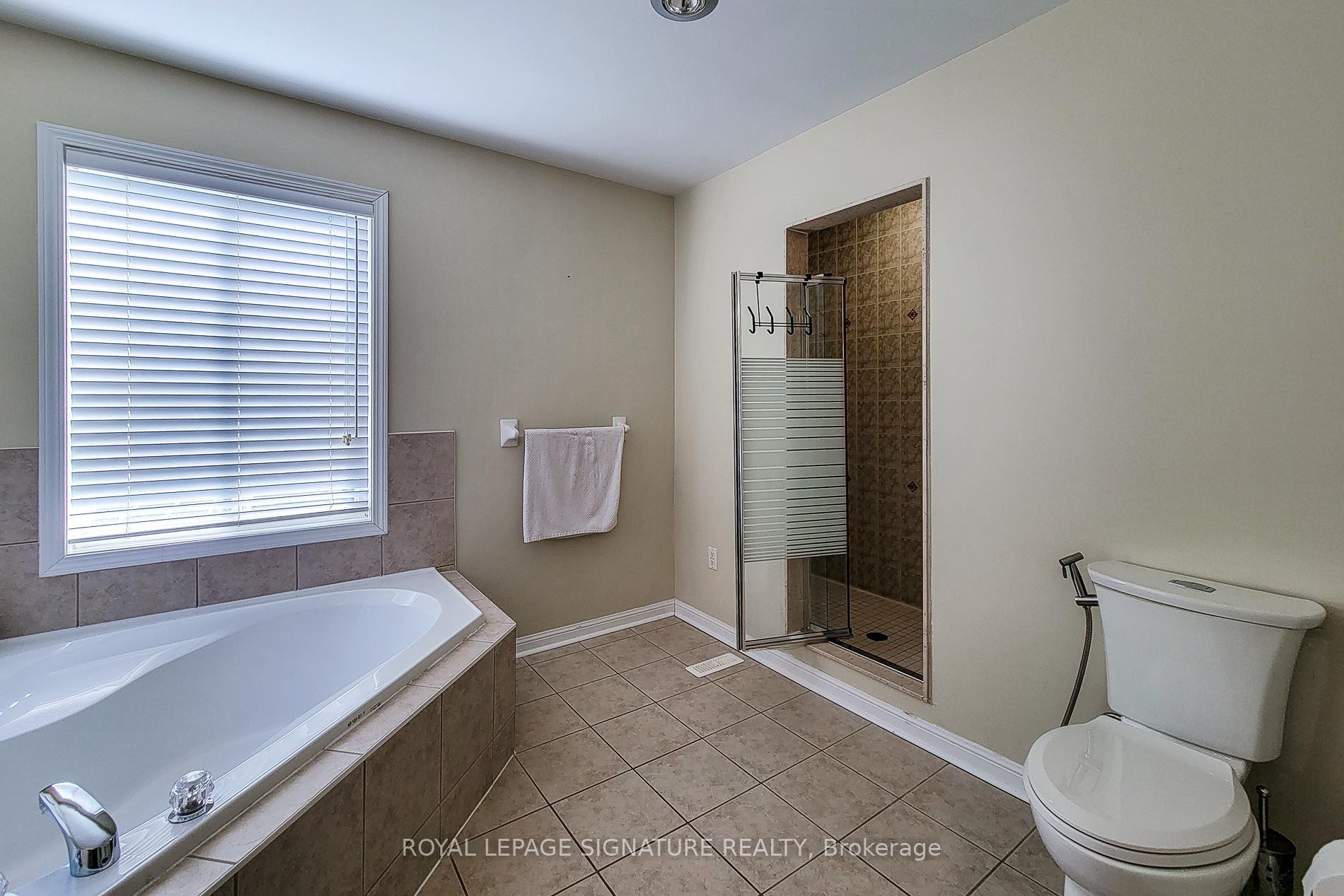 3798 Swiftdale Drive, Mississauga, ON - Indoor Photo Showing Bathroom
