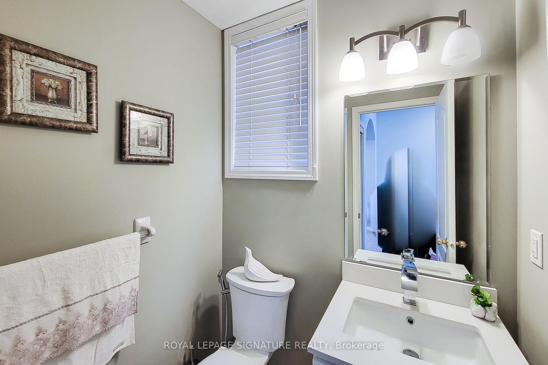3798 Swiftdale Drive, Mississauga, ON - Indoor Photo Showing Bathroom