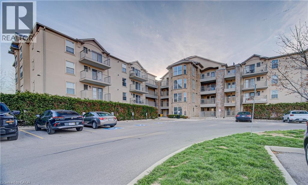 1490 Bishops Gate Unit# 106, Oakville, ON - Outdoor With Facade