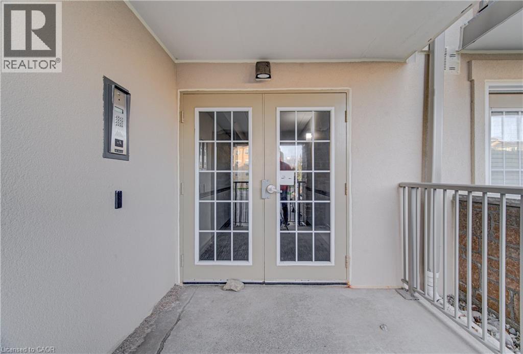1490 Bishops Gate Unit# 106, Oakville, ON - Outdoor With Exterior