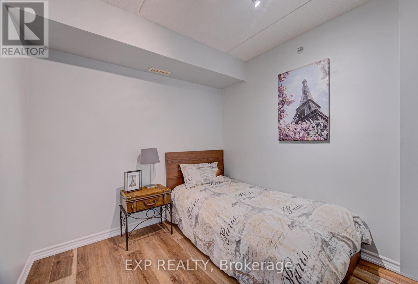 Den - 106 - 1490 Bishops Gate, Oakville, ON - Indoor Photo Showing Bedroom