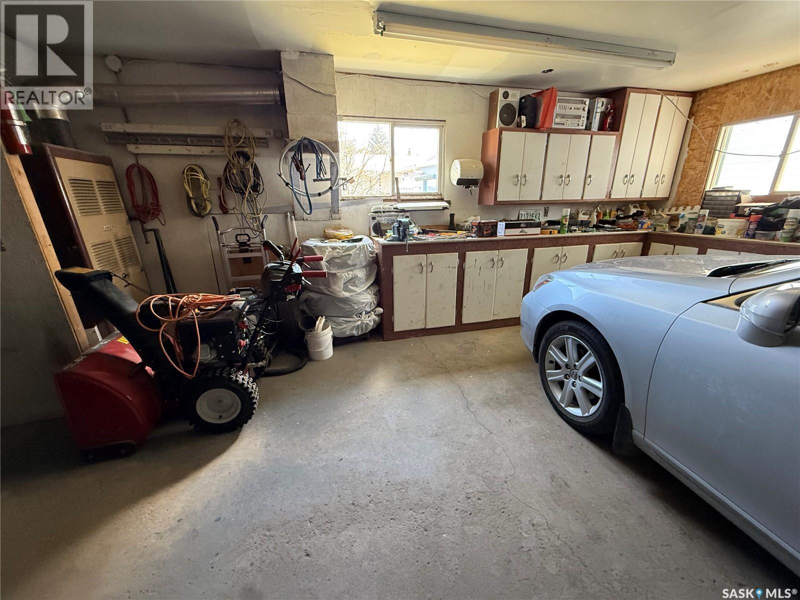 737 Third Street, Estevan, SK - Indoor Photo Showing Garage