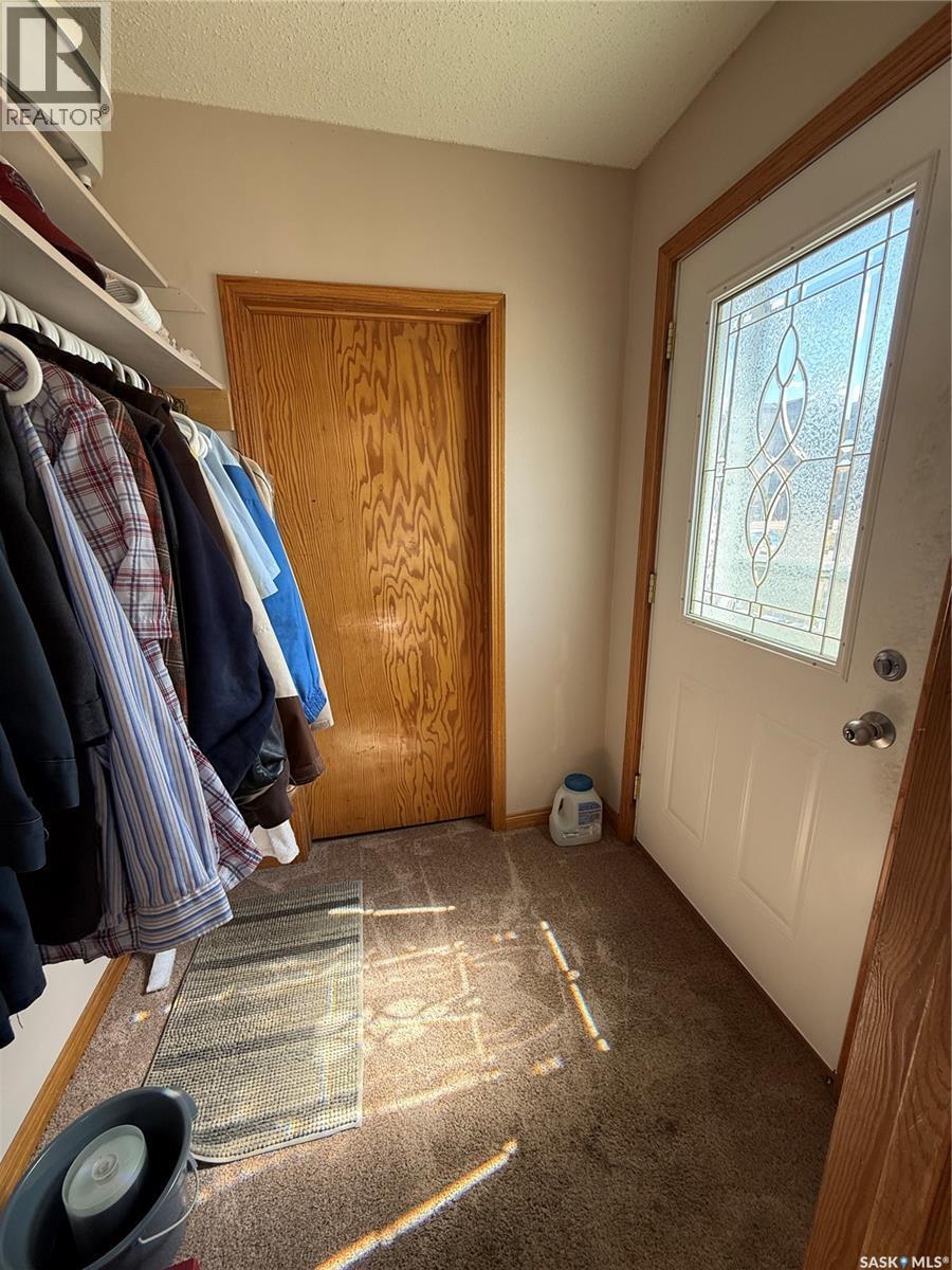 737 Third Street, Estevan, SK - Indoor