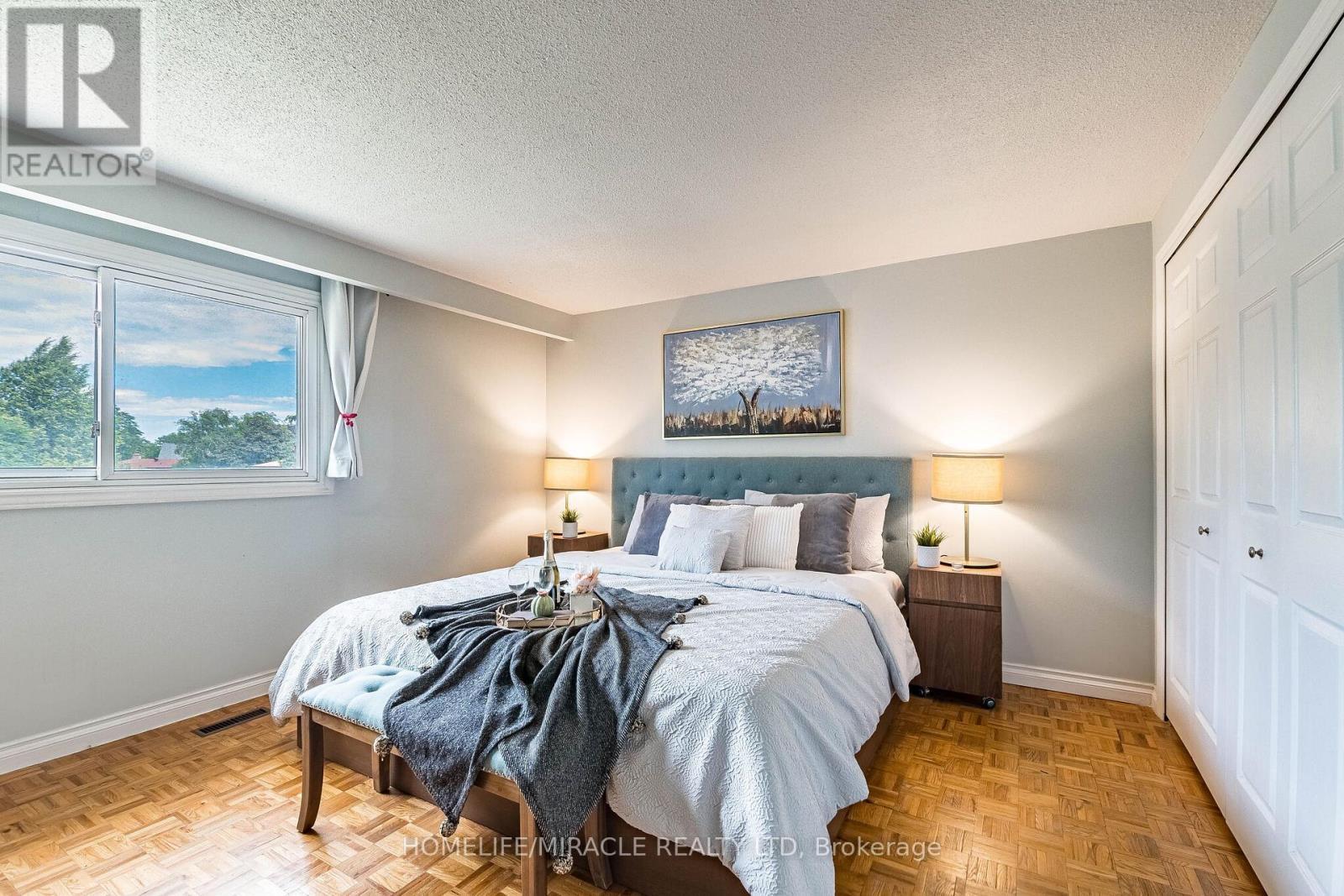 2335 Council Ring Road, Mississauga, ON - Indoor Photo Showing Bedroom