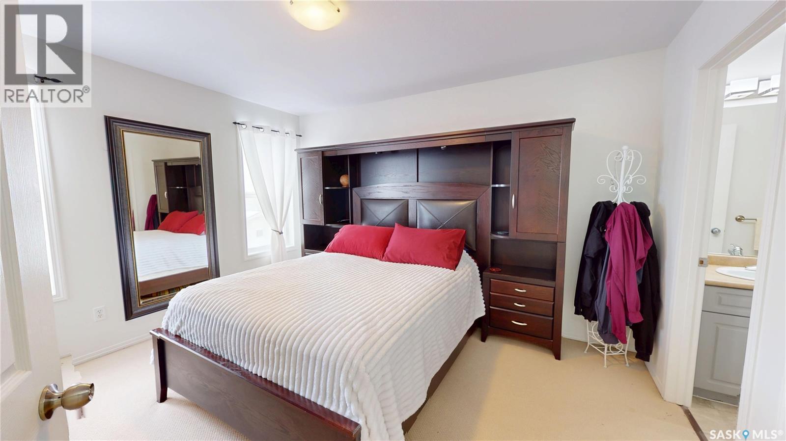 747 Rutherford Lane, Saskatoon, SK - Indoor Photo Showing Bedroom