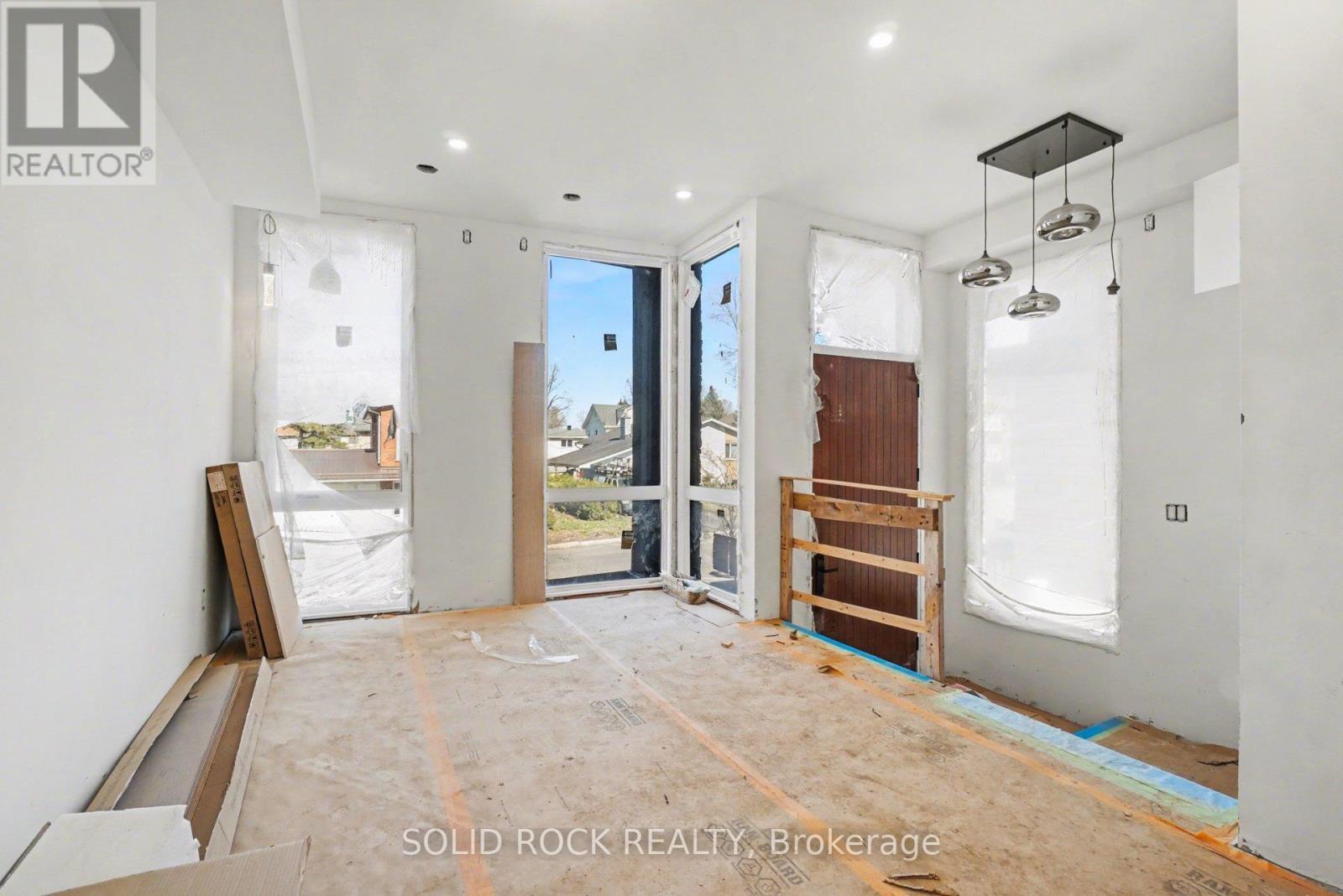 Entryway into Living room - 840 Alpine Avenue, Ottawa, ON - Indoor Photo Showing Other Room