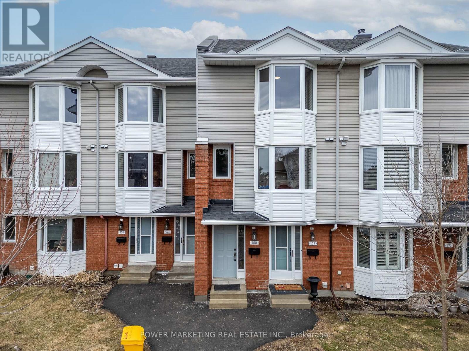 160 Rushford Private, Ottawa, ON - Outdoor With Facade