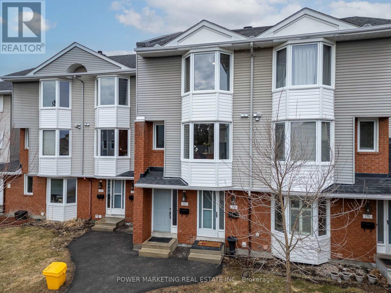160 Rushford Private, Ottawa, ON - Outdoor With Facade