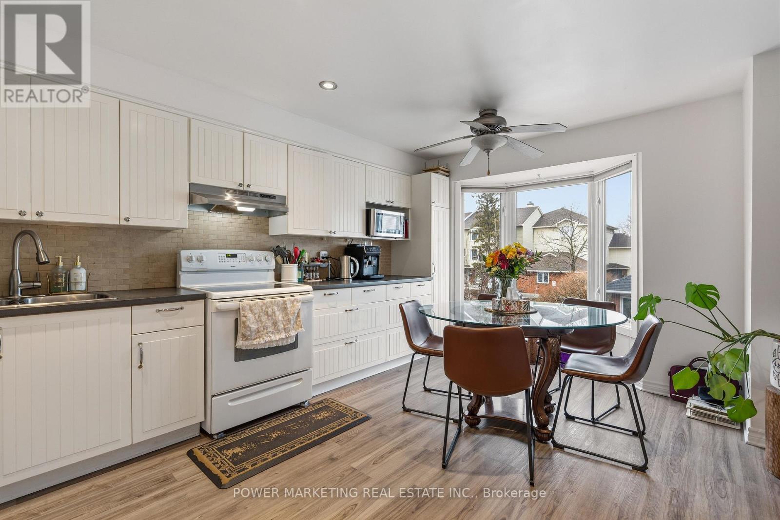 160 Rushford Private, Ottawa, ON - Indoor Photo Showing Kitchen