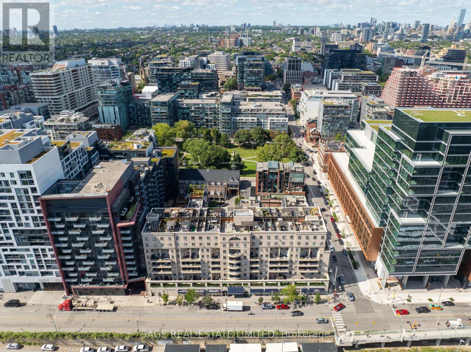 438 - 550 Front Street W, Toronto, ON - Outdoor With View