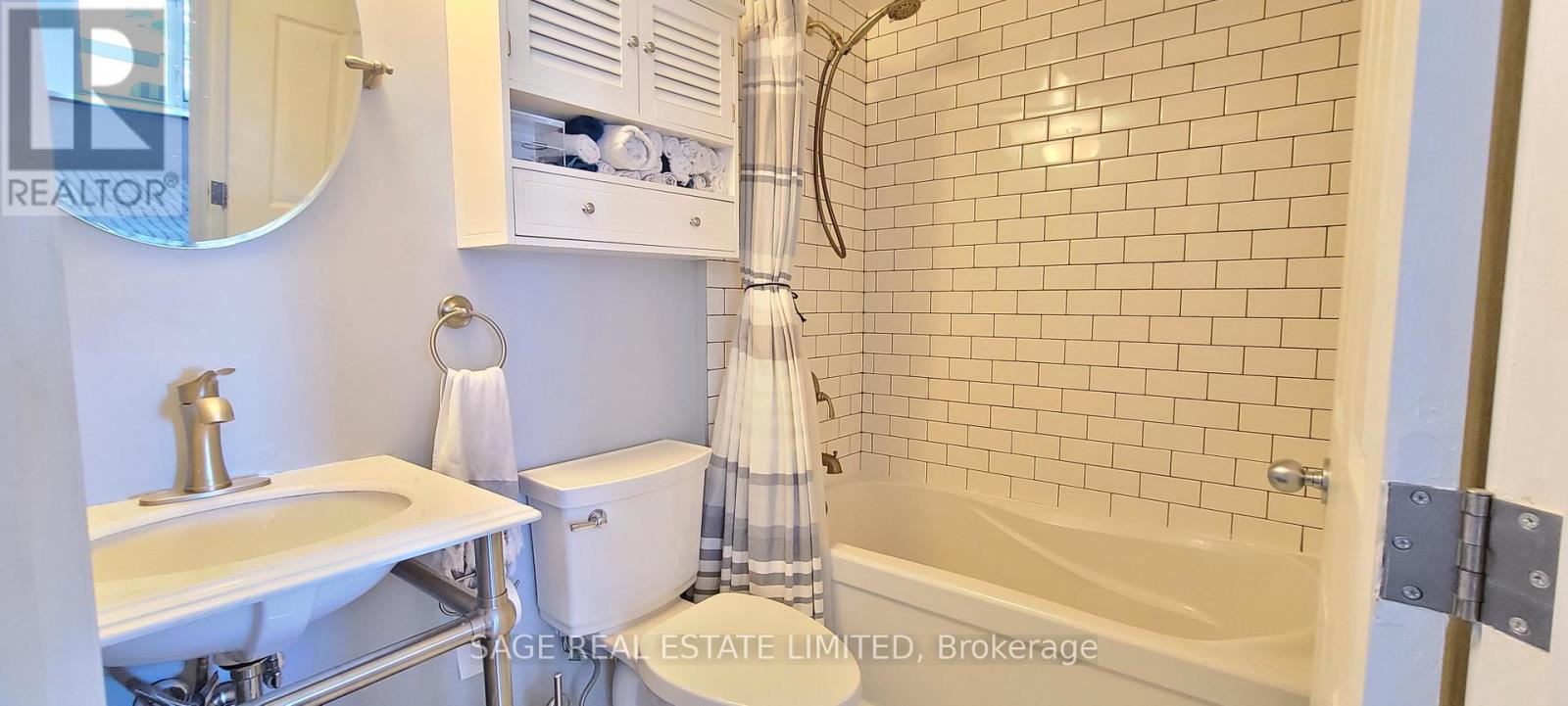 438 - 550 Front Street W, Toronto, ON - Indoor Photo Showing Bathroom