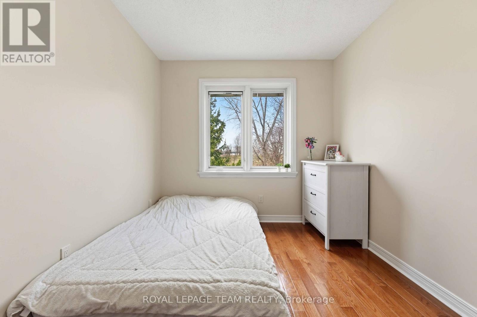 86 Sai Crescent, Ottawa, ON - Indoor Photo Showing Bedroom
