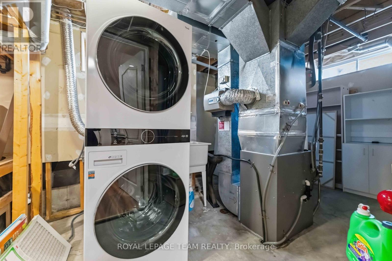 86 Sai Crescent, Ottawa, ON - Indoor Photo Showing Laundry Room
