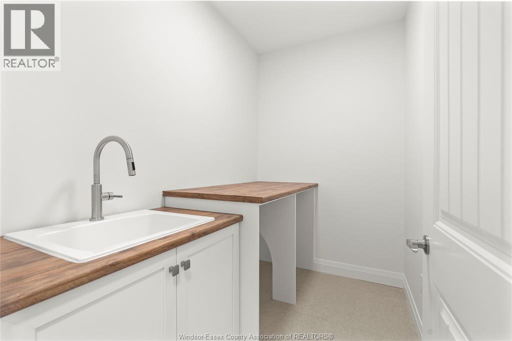 4438 Belmont, Comber, ON - Indoor