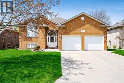 25 Regatta DRIVE Leamington, ON N8H 5L6
