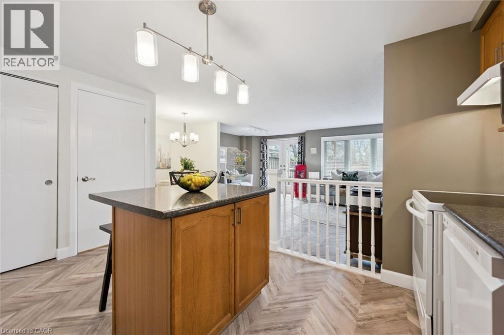 254 Auburn Drive, Waterloo, ON - Indoor Photo Showing Kitchen