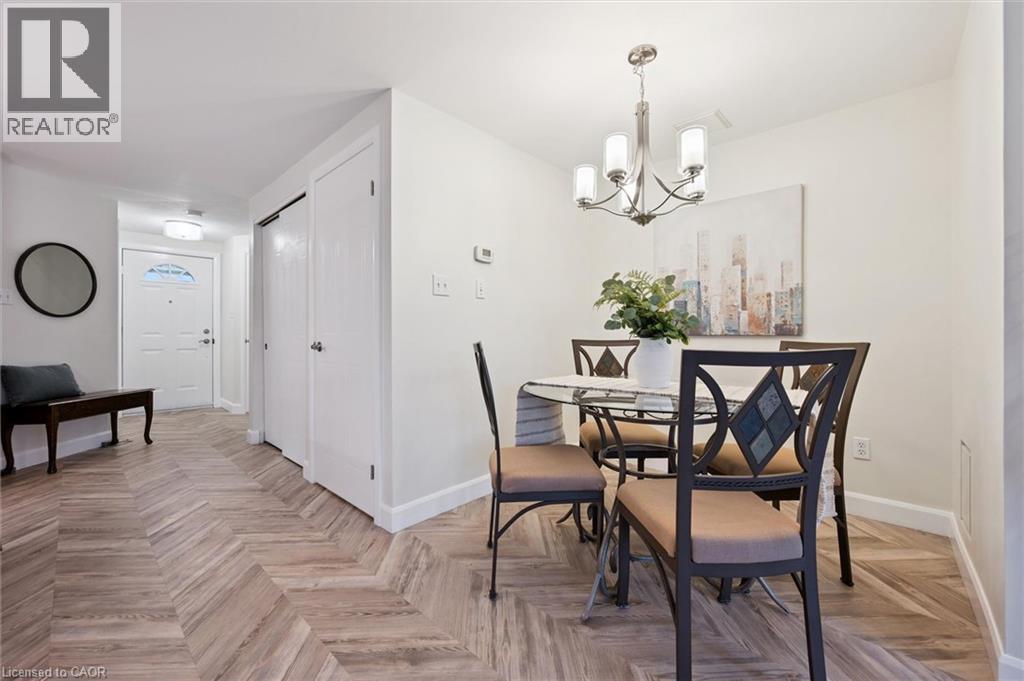 254 Auburn Drive, Waterloo, ON - Indoor Photo Showing Dining Room