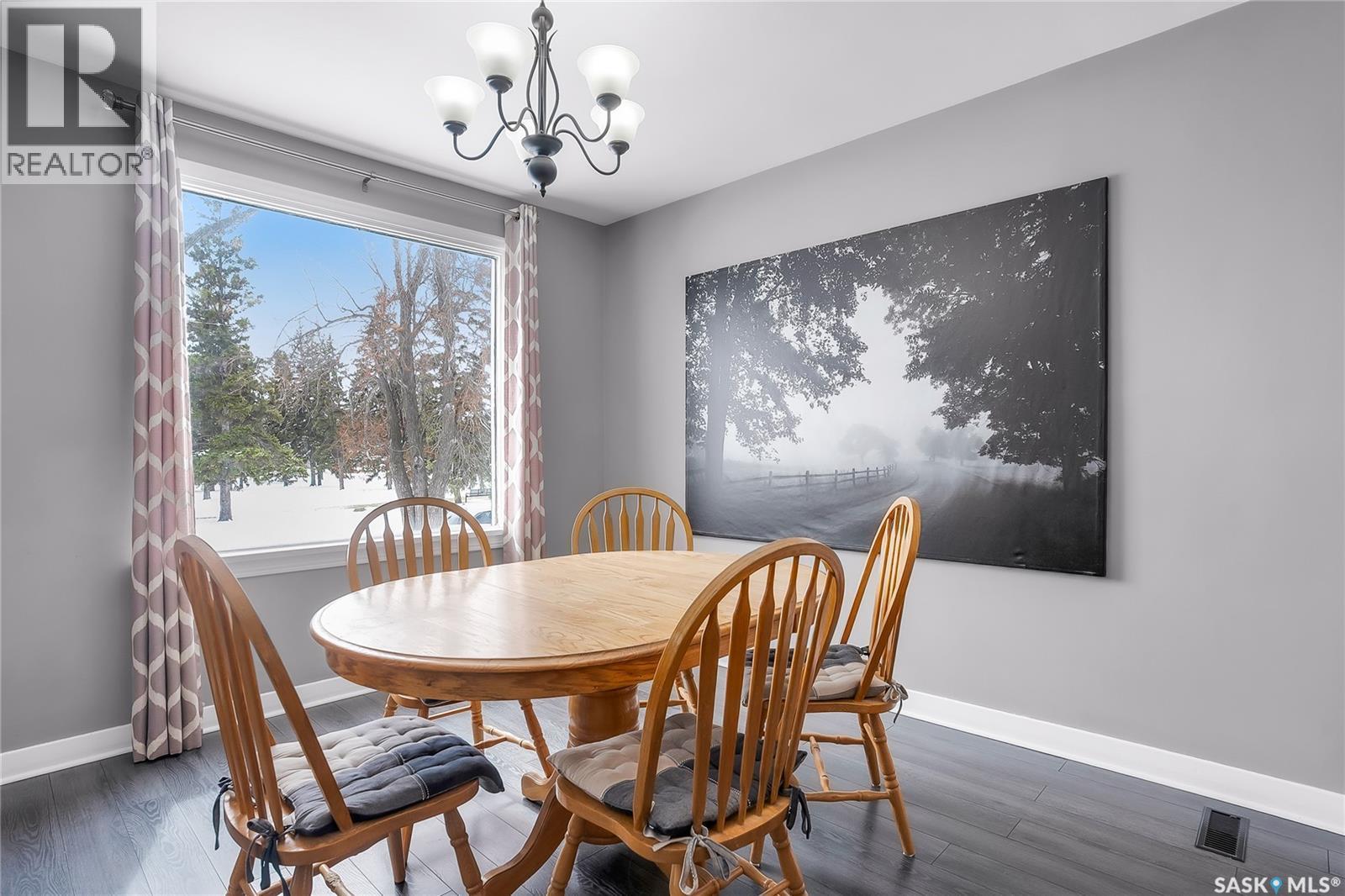 1231 Aird Street, Saskatoon, SK - Indoor Photo Showing Dining Room