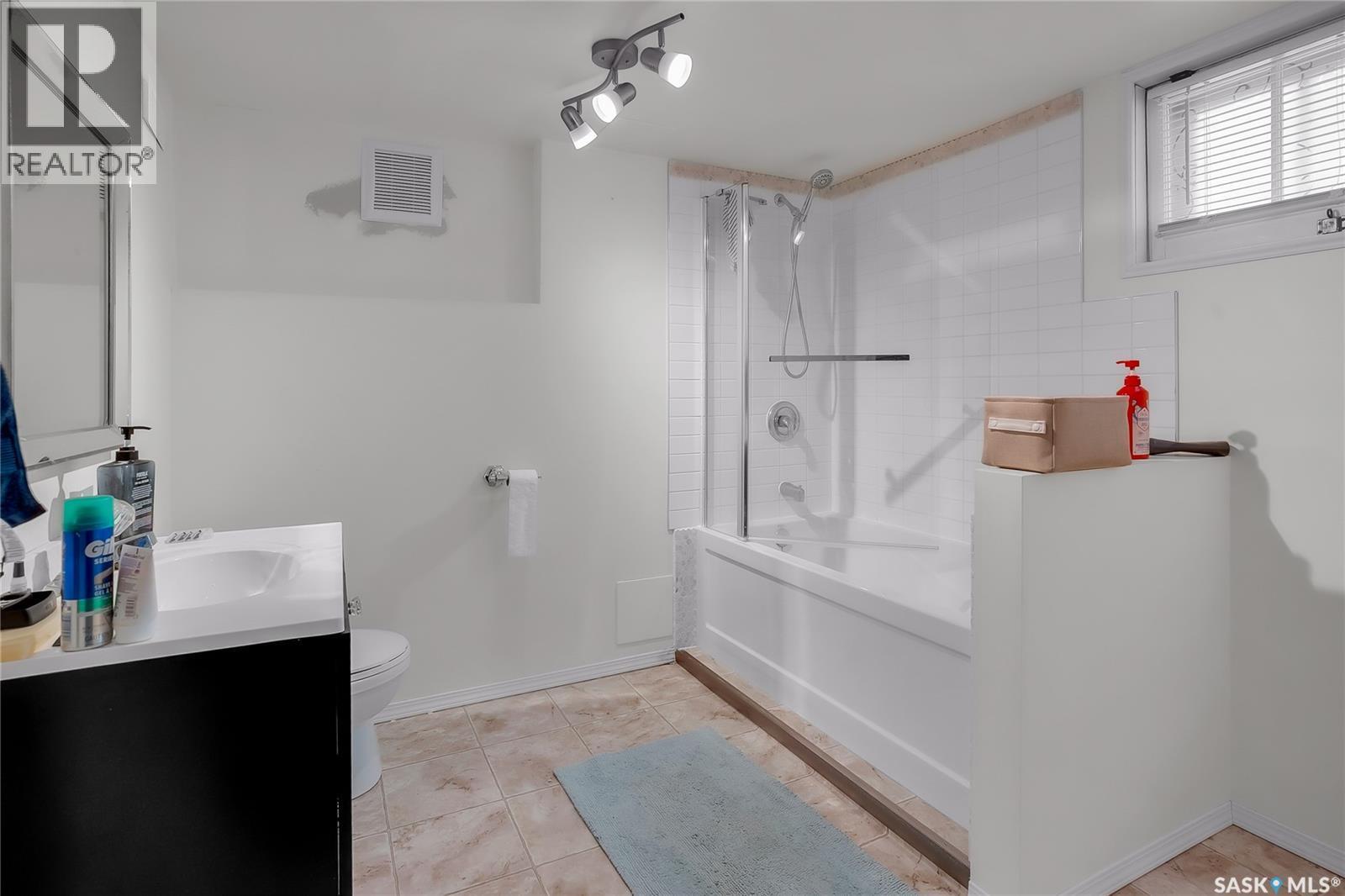 1231 Aird Street, Saskatoon, SK - Indoor Photo Showing Bathroom