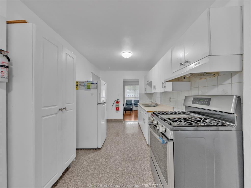 3748 Whitney, Windsor, ON