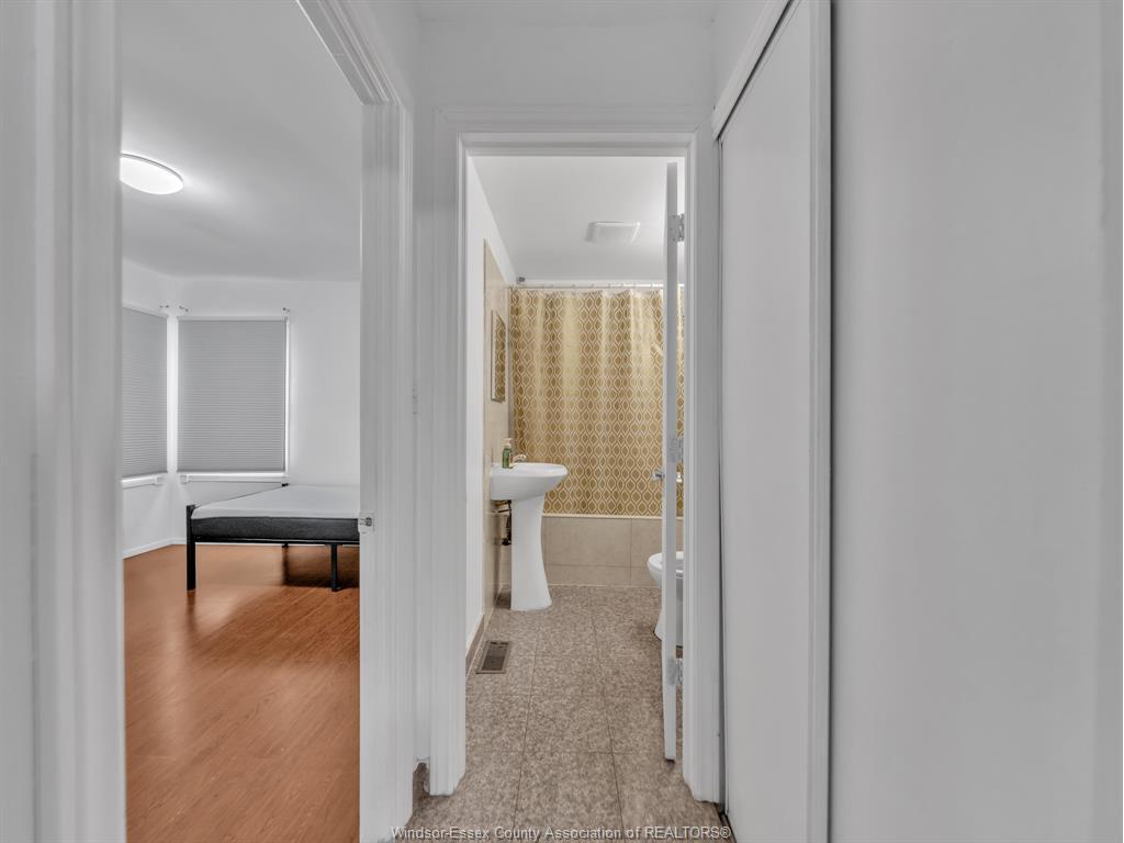 3748 Whitney, Windsor, ON