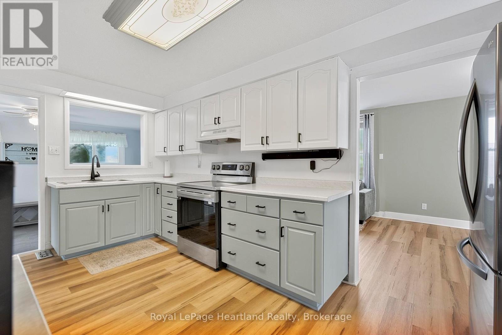 164 Bayfield Road, Goderich (Goderich (Town)), ON - Indoor Photo Showing Kitchen