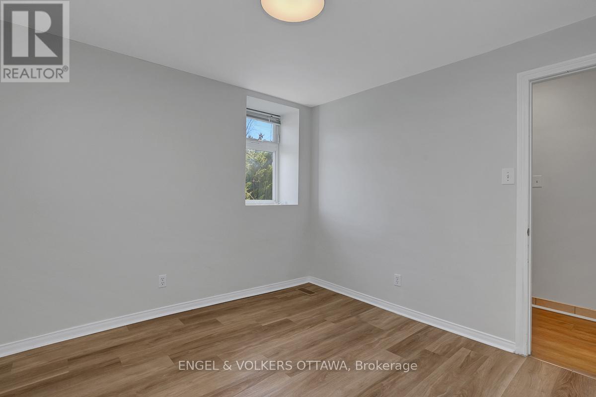 504 Hilson Avenue, Ottawa, ON - Indoor Photo Showing Other Room