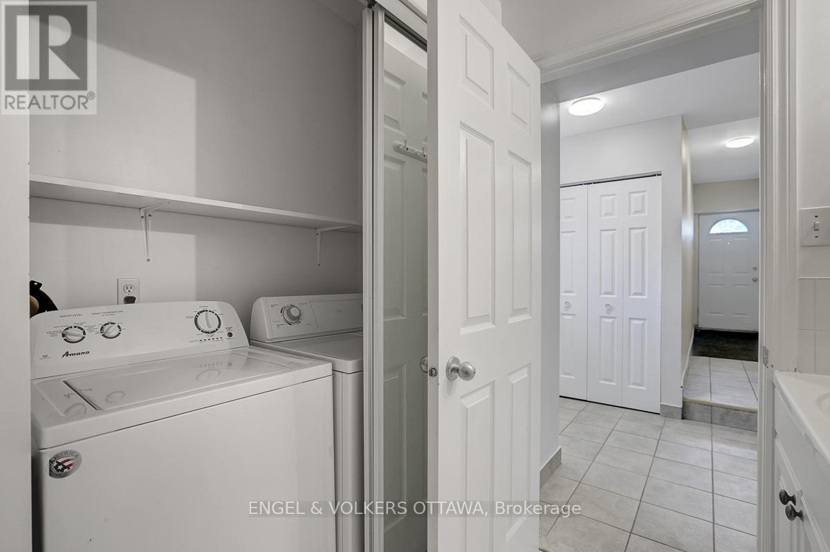 504 Hilson Avenue, Ottawa, ON - Indoor Photo Showing Laundry Room
