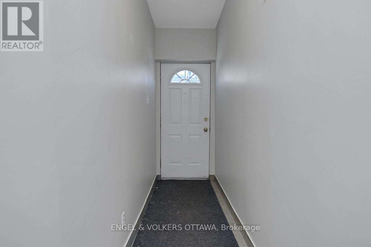 504 Hilson Avenue, Ottawa, ON - Indoor Photo Showing Other Room