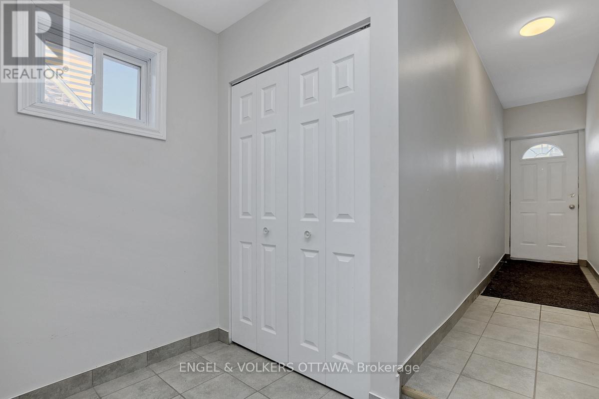 504 Hilson Avenue, Ottawa, ON - Indoor Photo Showing Other Room