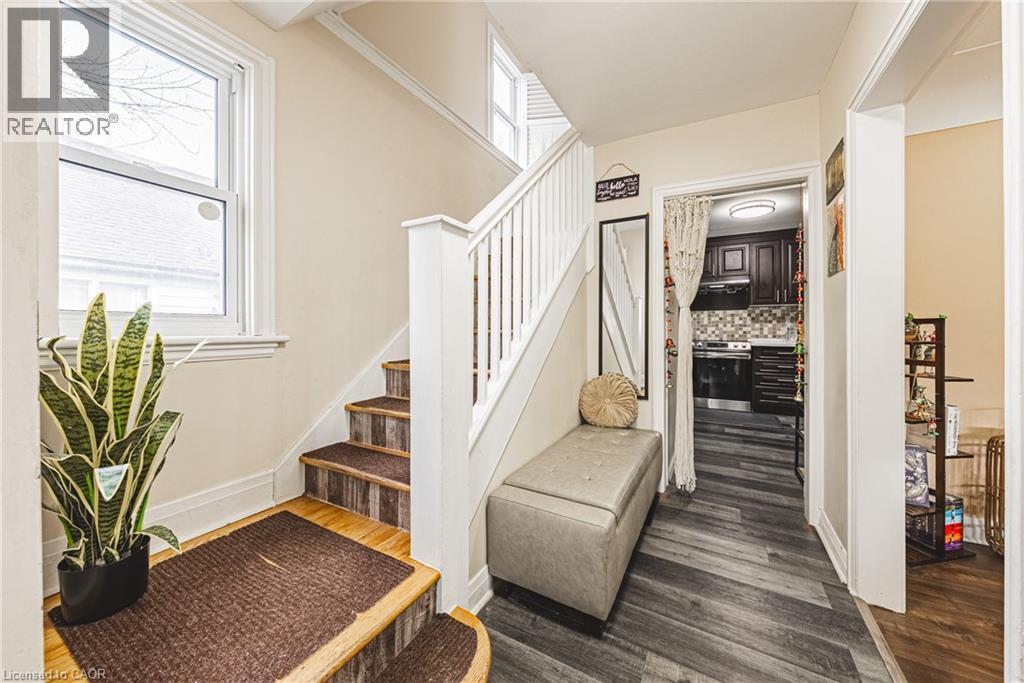 5 West 3Rd Street, Hamilton, ON - Indoor Photo Showing Other Room