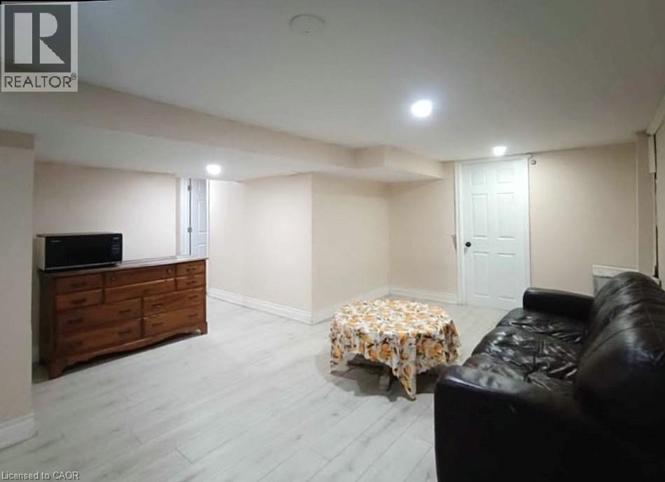 5 West 3Rd Street, Hamilton, ON - Indoor Photo Showing Other Room